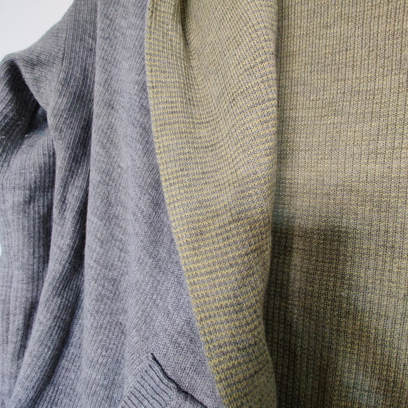 Lululemon Cabin Yogi reversible green/light grey Sz 6 - Picture 9 of 11